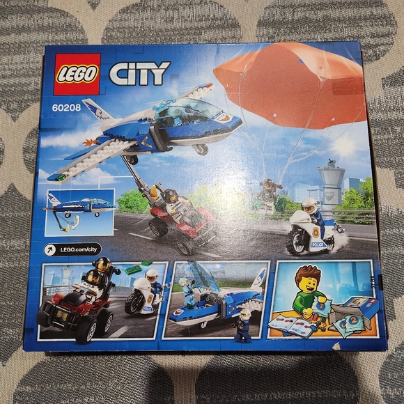 NEW LEGO 60208 Sky Police Parachute Arrest 218 pcs - Picture 2 of 6